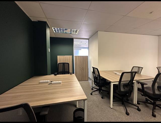 40M² CO-WORKING SPACE TO LET IN DIE HOEWES